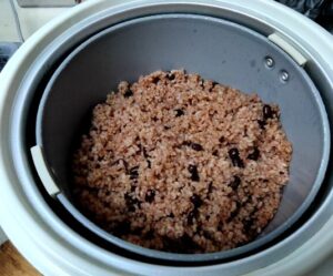 長時間保温することで発酵が進み濃い小豆色になります