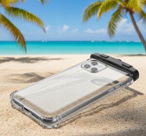 砂浜の上に置かれたスマートフォンケースの画像