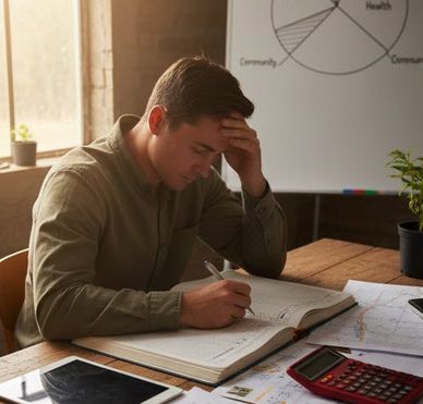 売上が伸びずに悩む農家