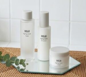 無印良品のエイジングケアクリームと化粧水の画像
