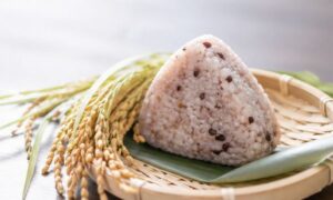 雑穀おにぎりの画像